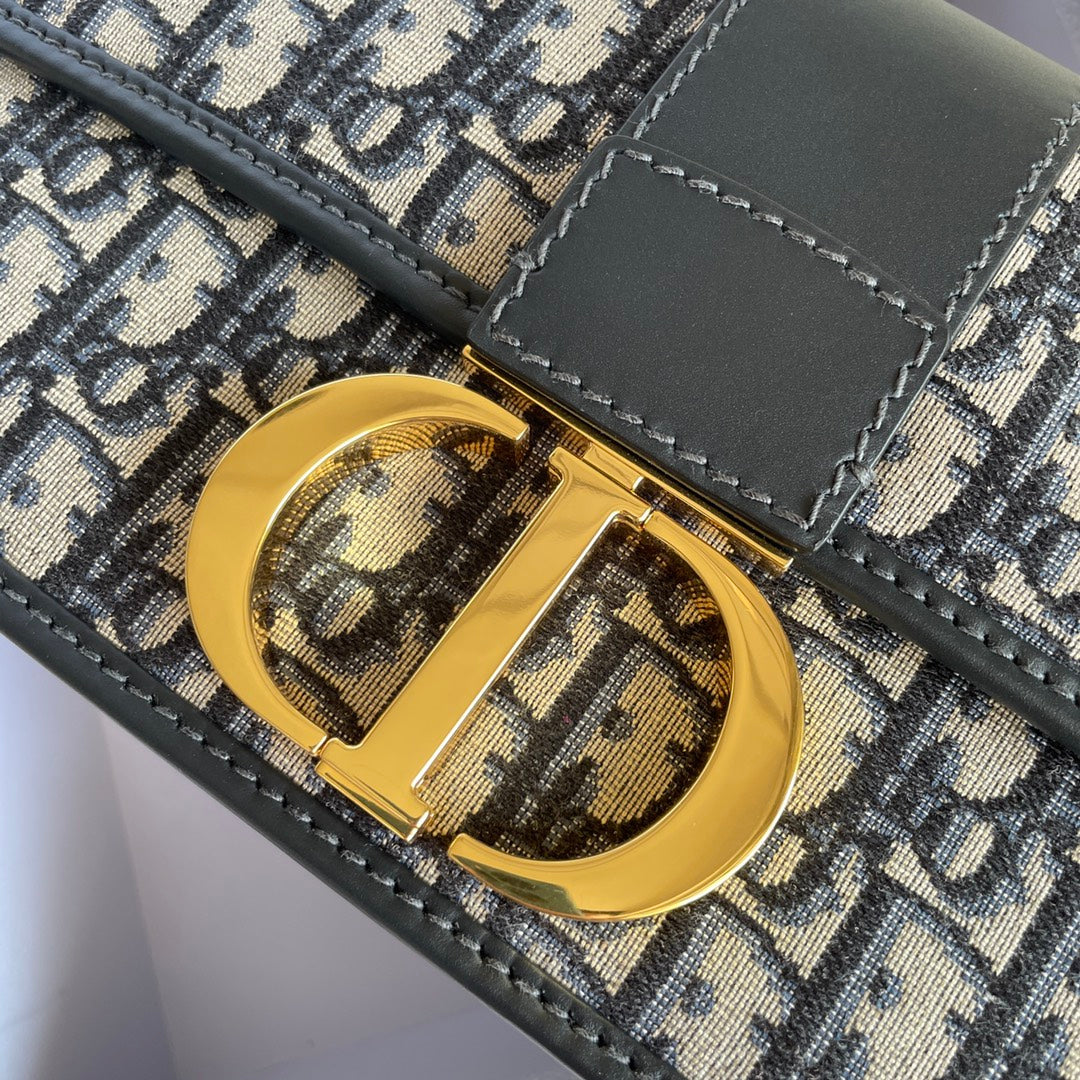 Dior - Montaigne