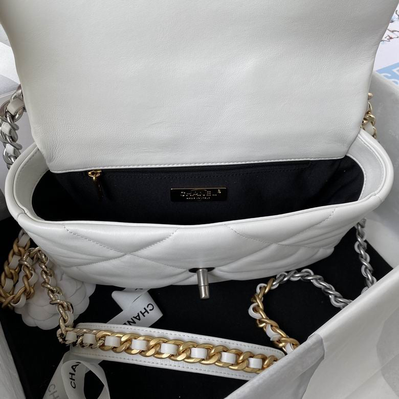 Chanel 19