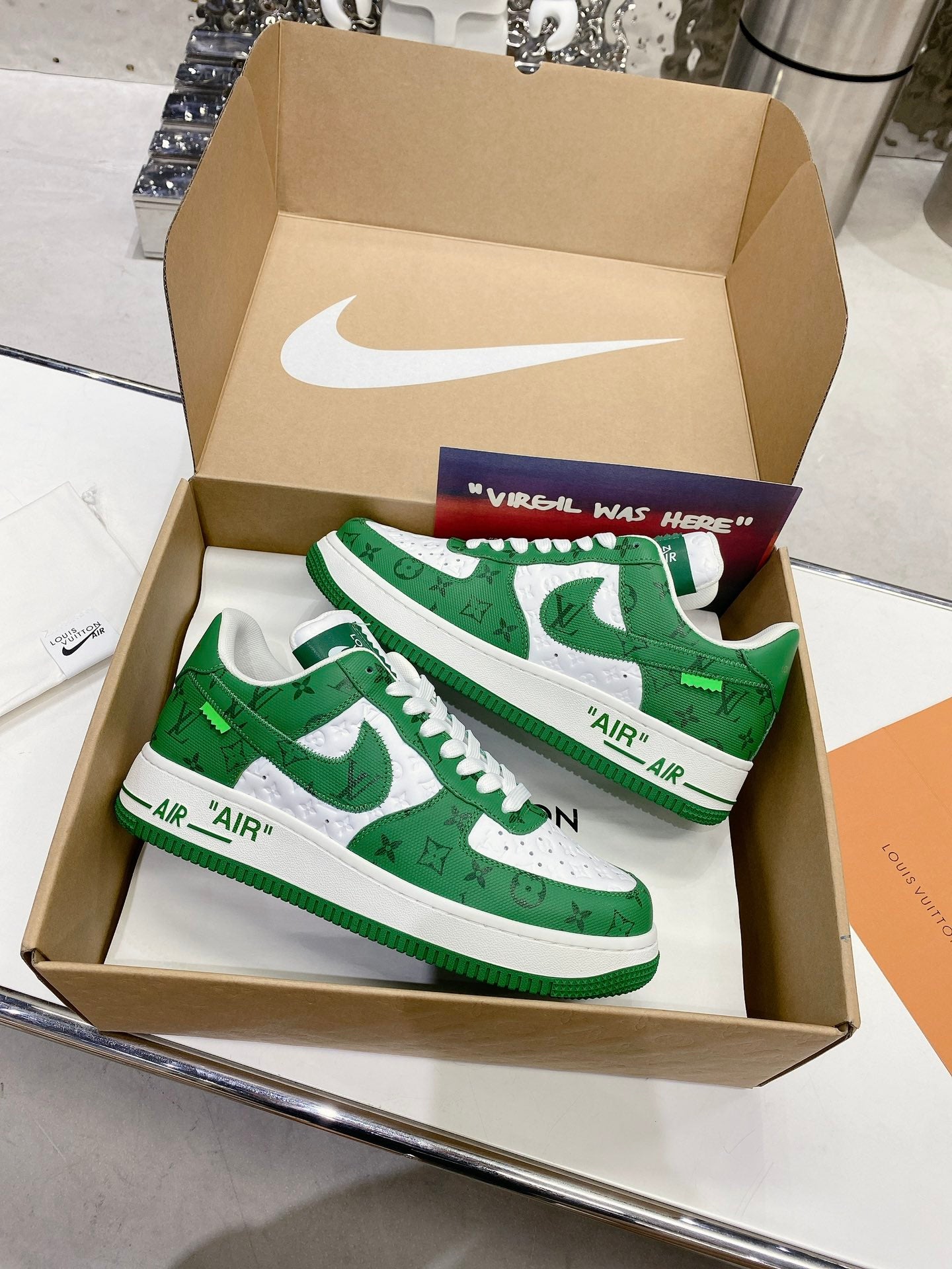 Tênis - Louis Vuitton/Nike