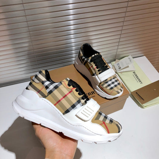 Tênis - Burberry