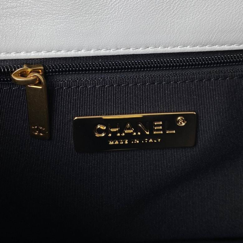 Chanel 19